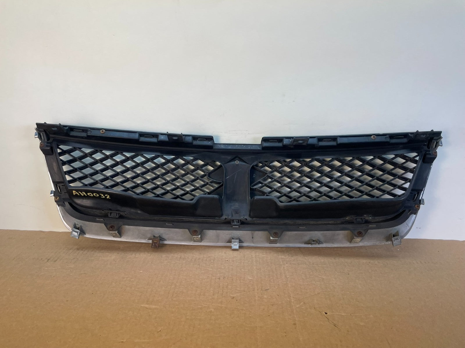 2006 2007 2008 Suzuki Grand Vitara Front Upper Grill Grille AH0032 DG3