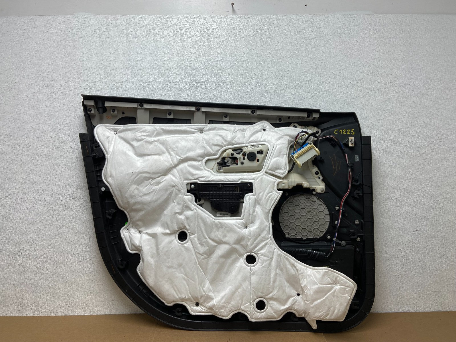 2018 to 2021 Chevrolet Equinox Front Right Passenger RH Door Panel AC0033 DG6