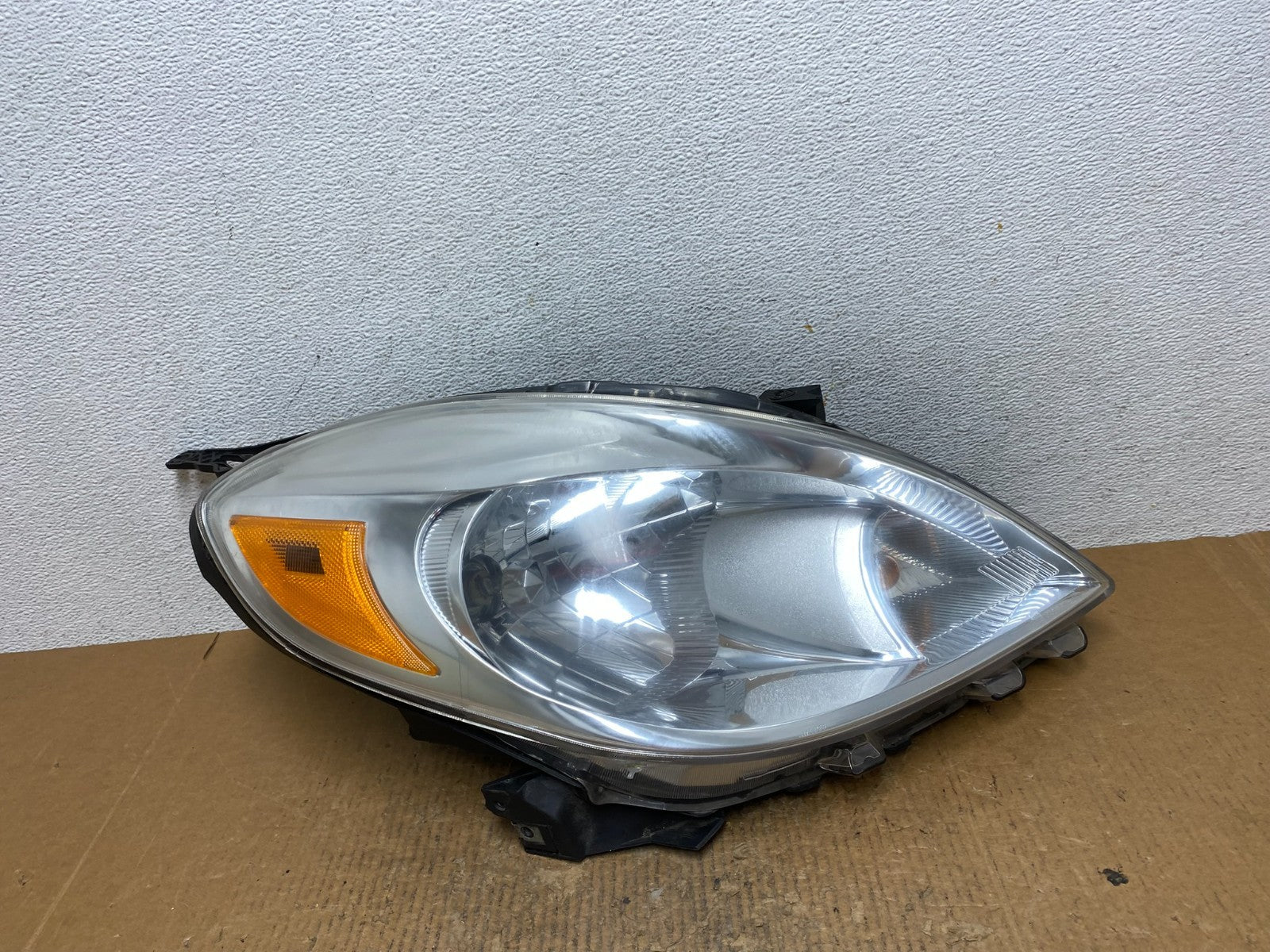2012 2013 2014 Nissan Versa Sedan Headlight Right Passenger Rh AE2705 DW0