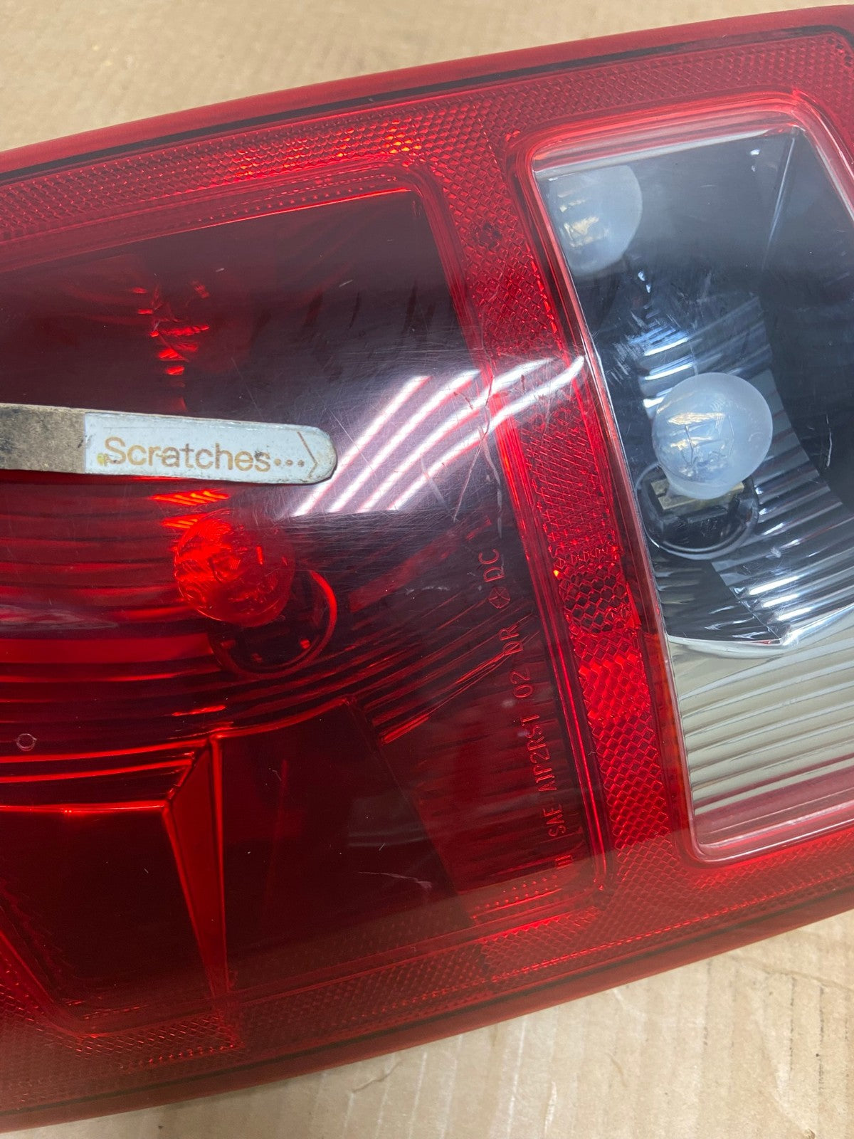 2002 to 2006 Dodge Ram 1500 Left Driver side Tail Light AI6936 LK3