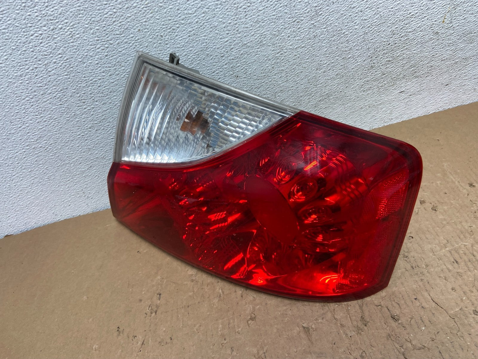 2008 2009 2010 Infiniti M35 M45 Right Passenger Side Tail Light AD8250 DW1
