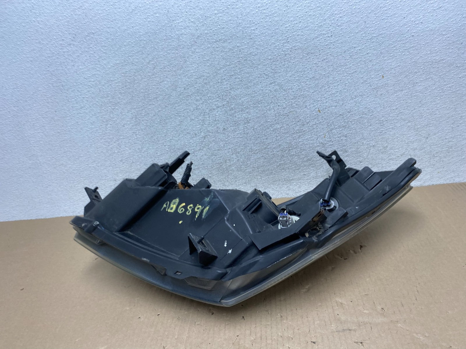 2004 to 2009 Nissan Quest Right Passenger RH Black Headlight AG6891 DW7