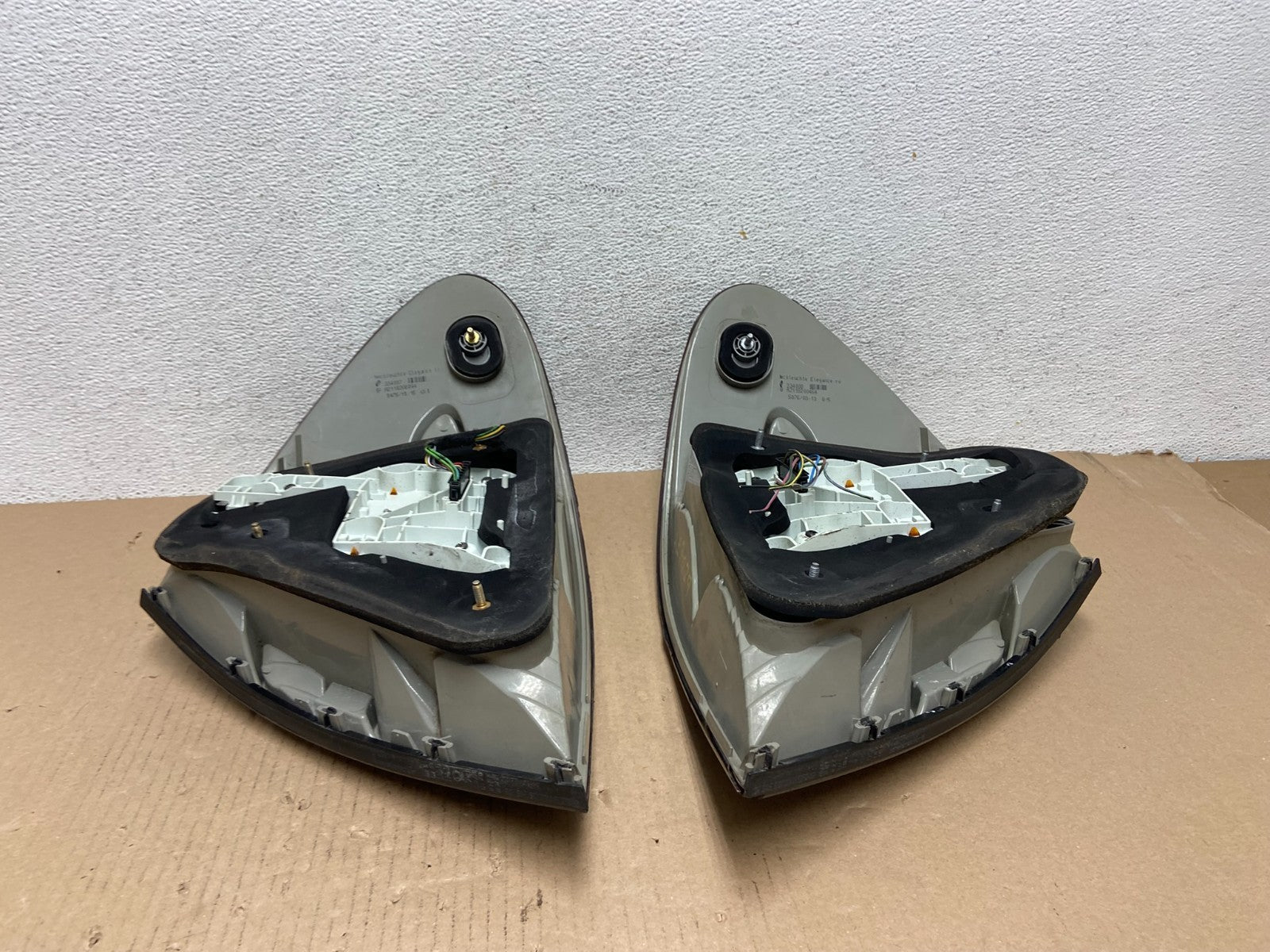 2003-2006 Mercedes E Class Sedan Left+Right Side Tail Lights AE7229 DW12