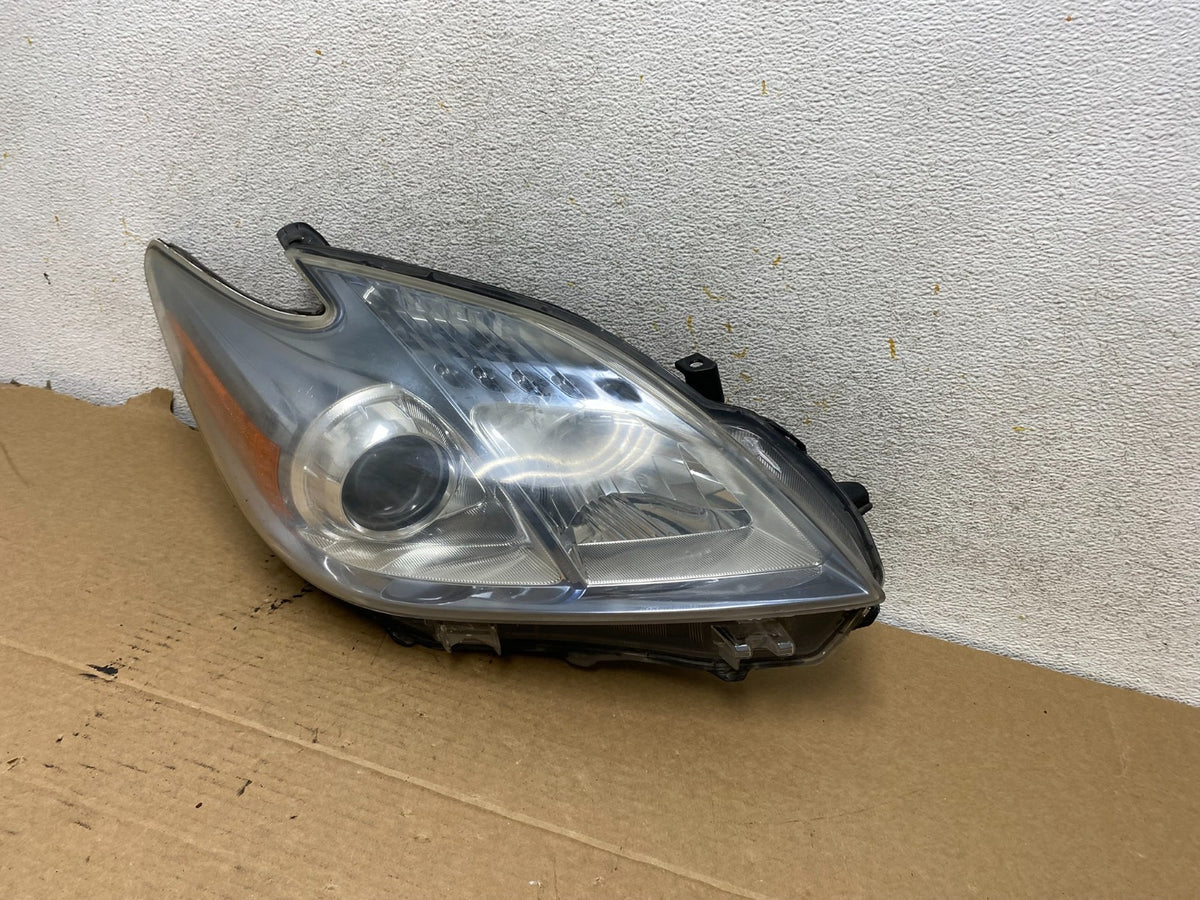 2010 - 2011 Toyota Prius Right Passenger Rh Blue Halogen Headlight AH7784 DW2