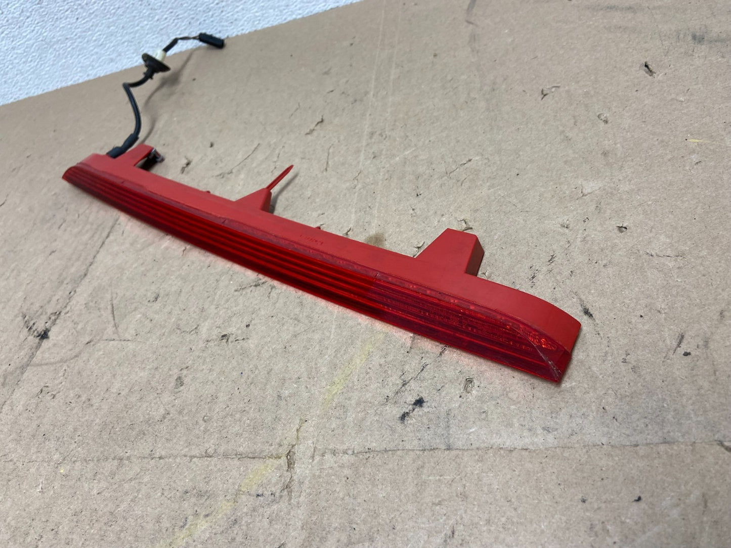 2009 to 2017 Audi Q5 Rear Spoiler 3RD Third Brake Light AE6820 DG1