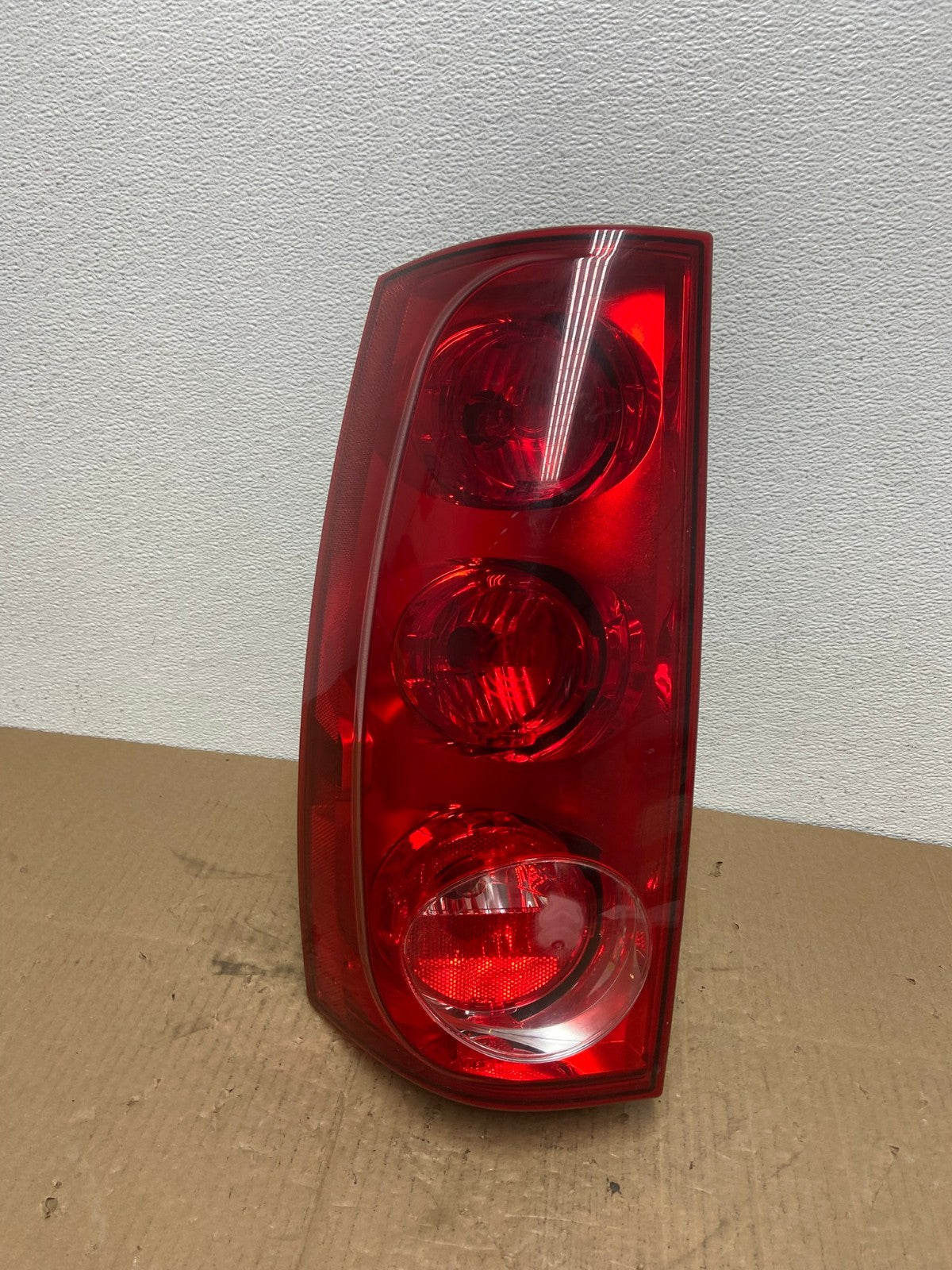2007 to 2011 GMC Yukon Left Driver LH Side Tail Light AB8296 LK0