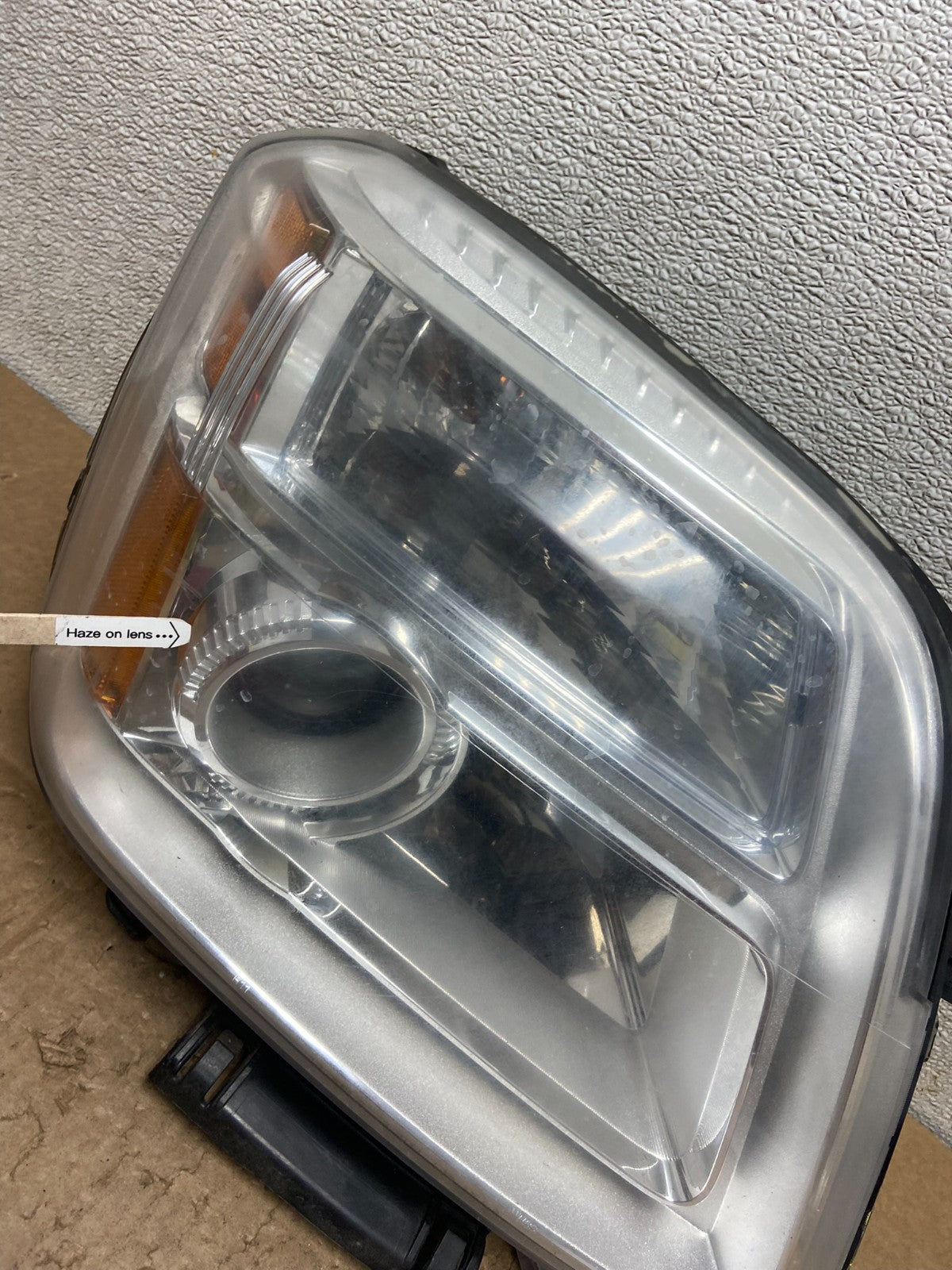 2010 to 2015 GMC Terrain Halogen Passenger Right Rh Side Headlight Oem Y9142 DW4