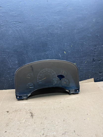 2004 to 2007 Chevrolet Express Speedometer Cluster Gauge R2910 DG0