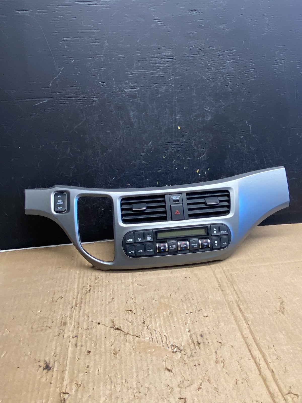 2005 to 2010 Honda Odyssey Radio Climate Control Dash Trim Bezel AE2061 DG0