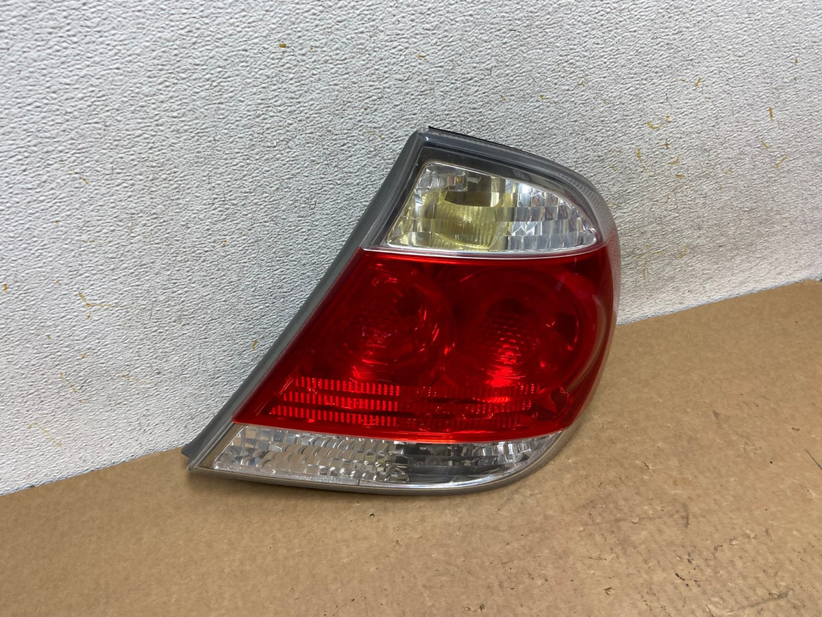 2005 to 2006 Toyota Camry Tail Light Right Passenger Side AI3369 LK2