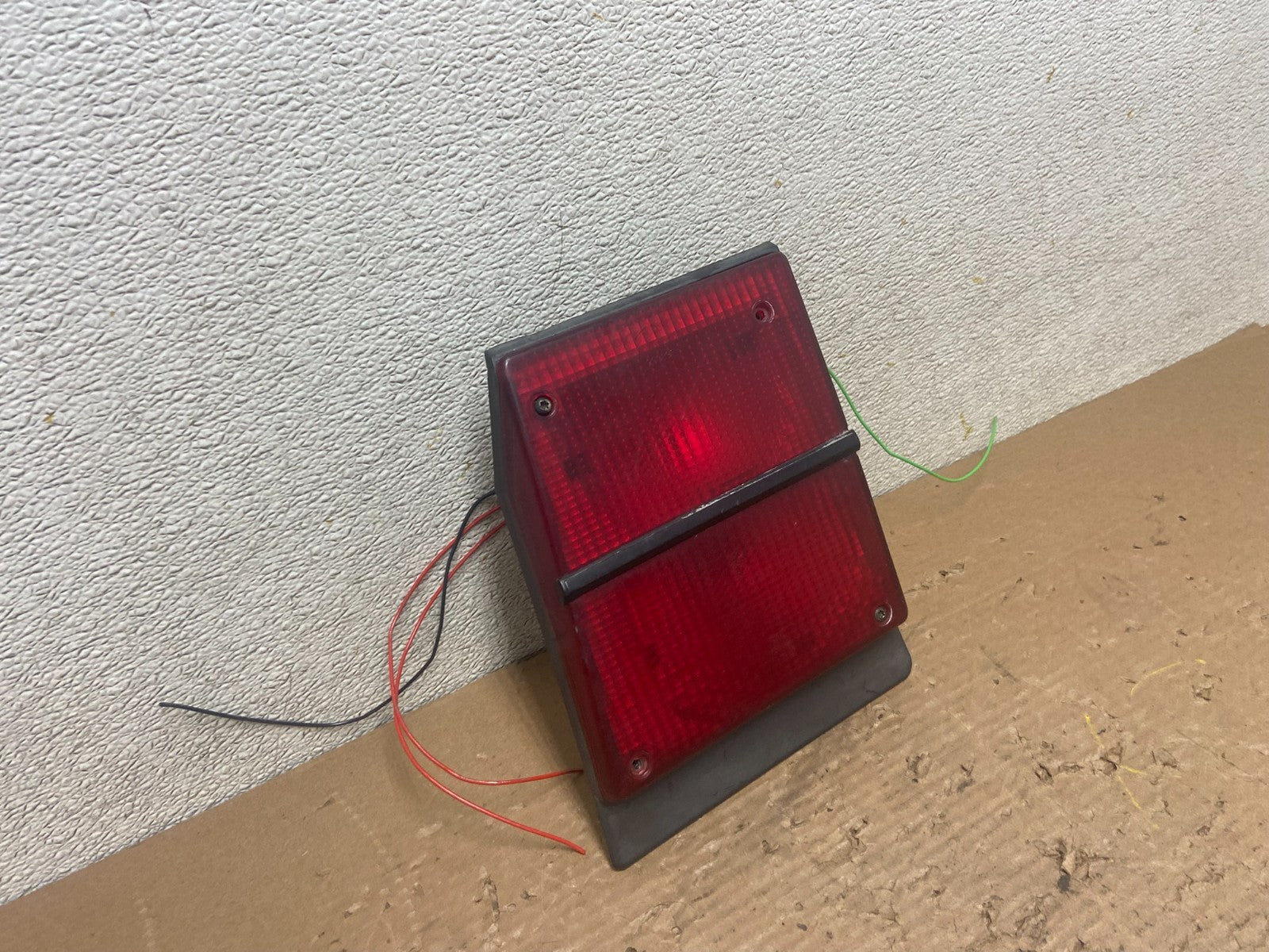 1980 to 1993 Saab 900 Right Passenger RH Side Inner Tail Light r1121 DG2