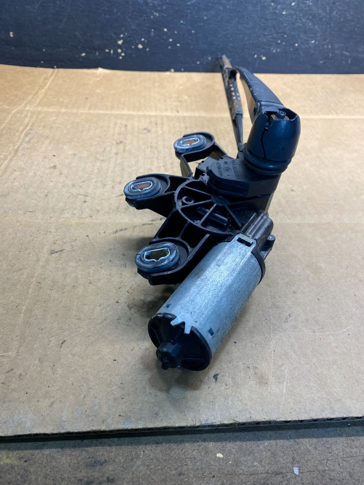2001-2005 C240 C320 W203 Rear Glass Windshield Wiper Motor y1442 DG4