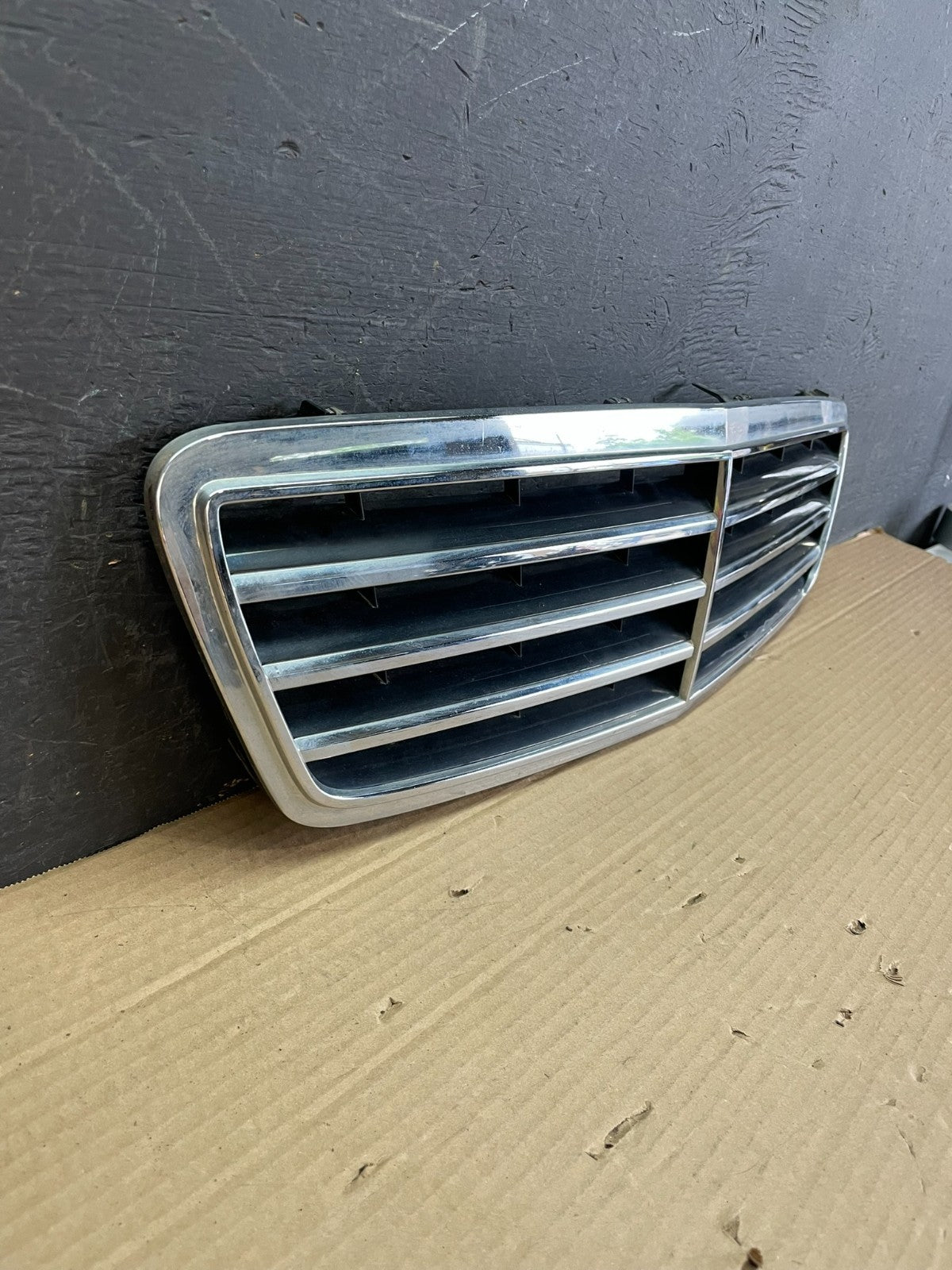 2001 to 2007 Mercedes C-Class Front Upper Grill Grille af3339 DG2