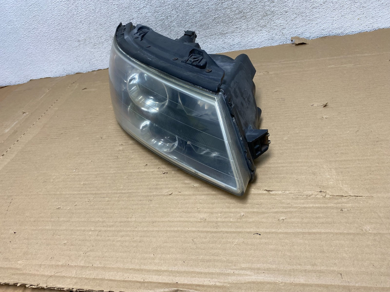 2006-2008 Hyundai Sonata Right Passenger Rh Side Headlight Halogen AG8120 DW2