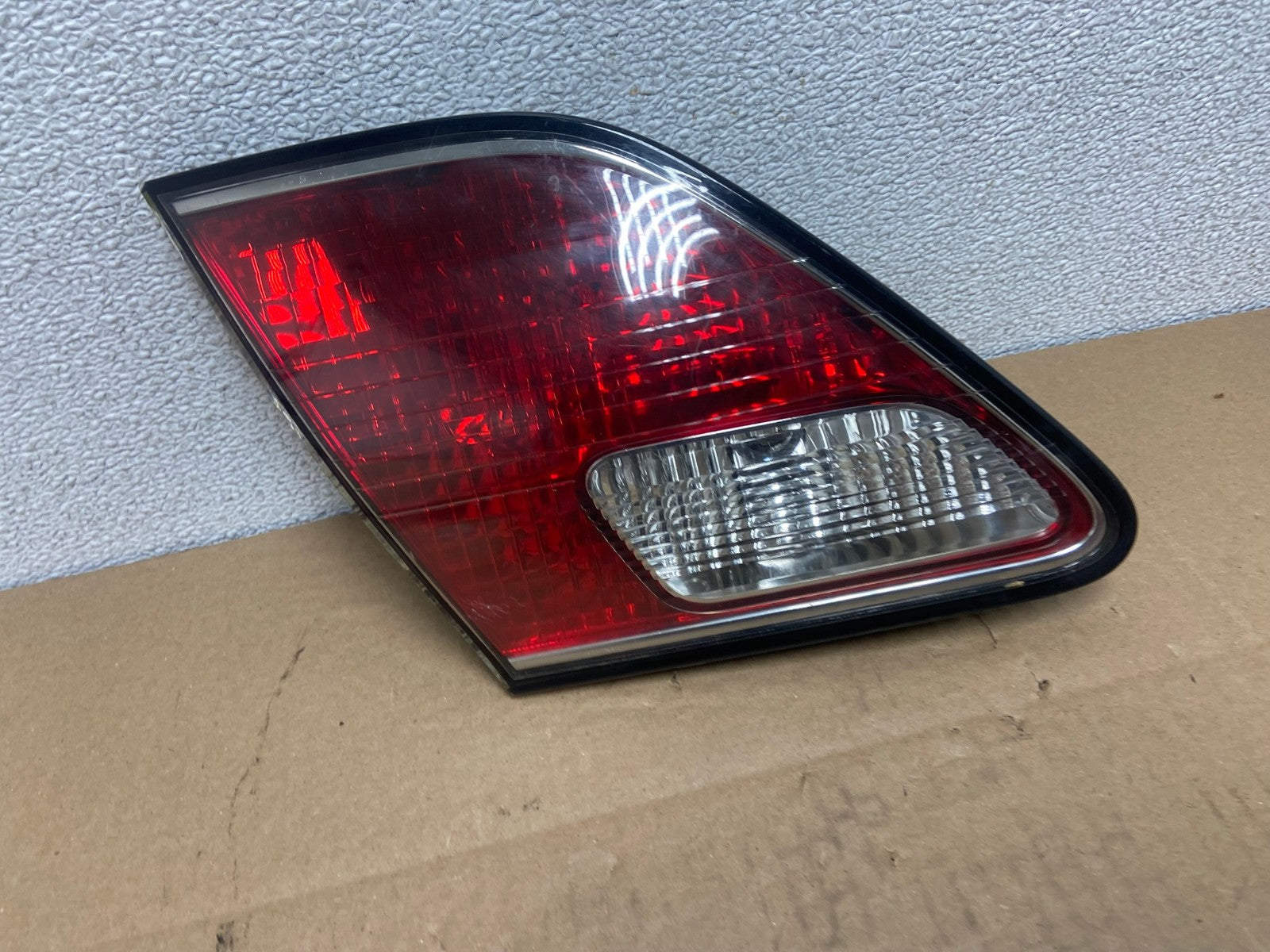 2002 2003 2004 Lexus ES300 ES330 Left Driver Lh Inner Tail Light Oem AB6149 LK0