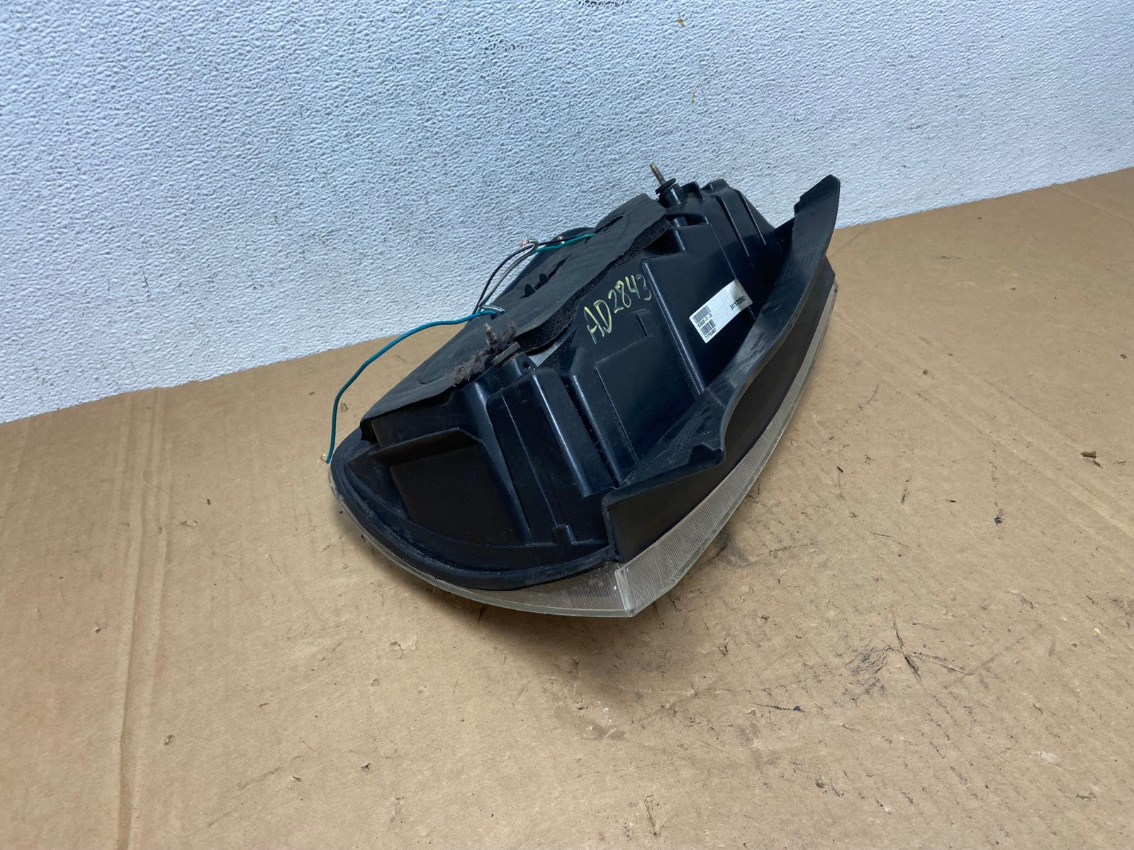 2004 - 2005 Toyota Prius Right Passenger Side Rh Tail Light AD2843 LK4