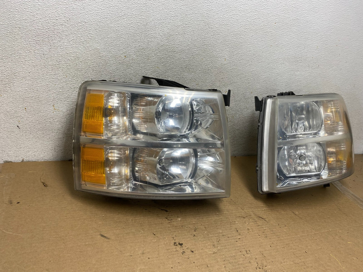 2007 to 2014 Chevrolet Silverado Left+Right Side Headlights AH4317 DW1
