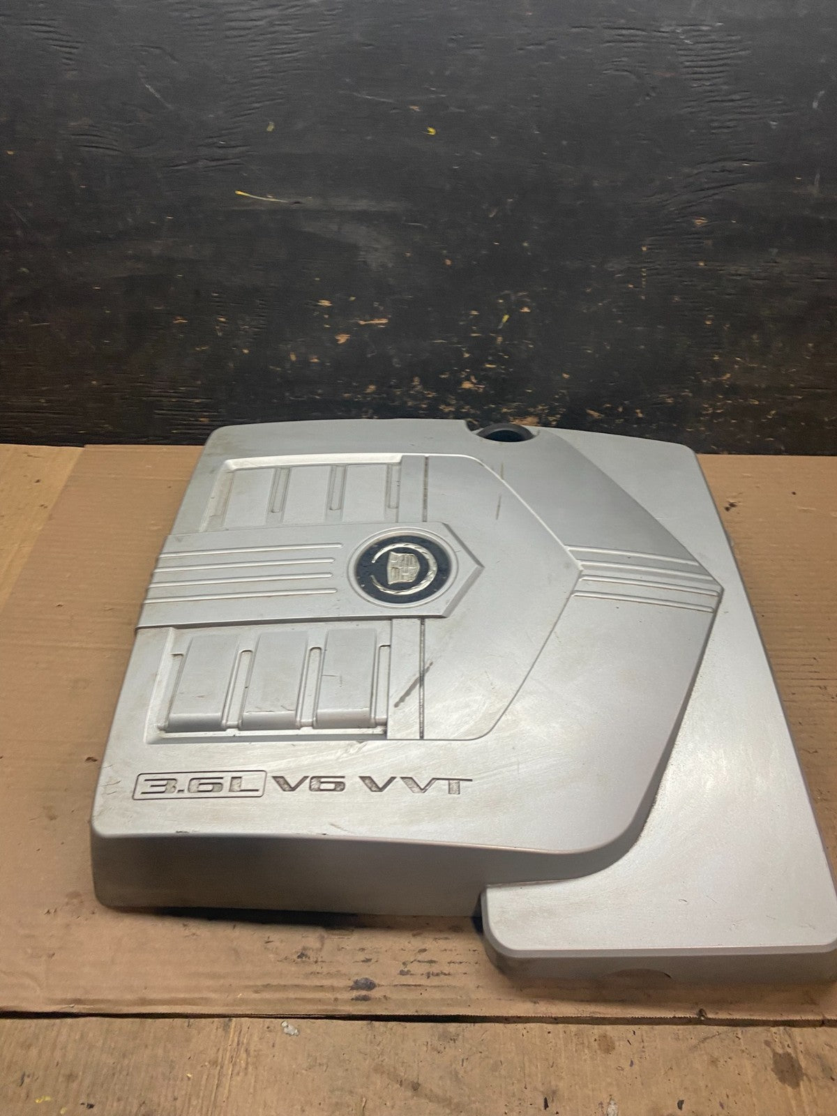 2004 to 2007 Cadillac CTS 3.6L Plastic Engine Cover Shield u7989 DG3