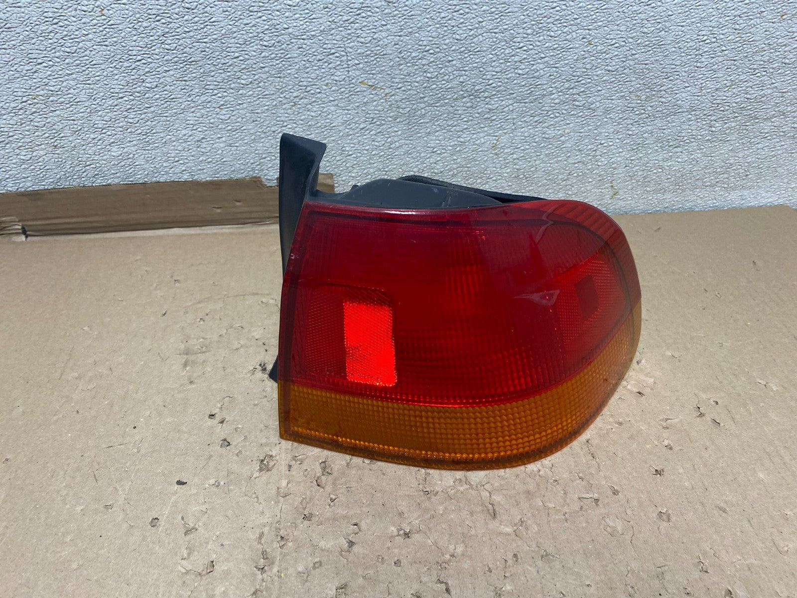1996 to 1998 Honda Civic Tail Light Sedan Right Passenger RH Side OEM U1234 DW0