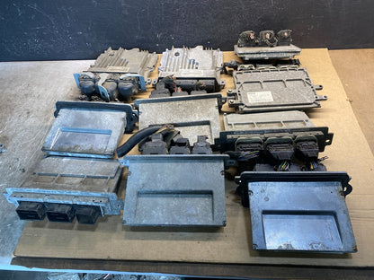 Mix of 10 Ford ECM Engine Computer Module AE00100