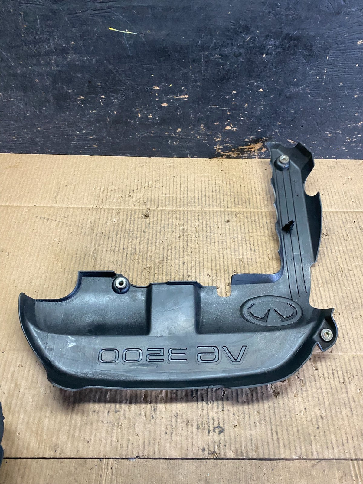 2001 2002 2003 Infiniti QX4 Engine Motor Cover t6779 DG14
