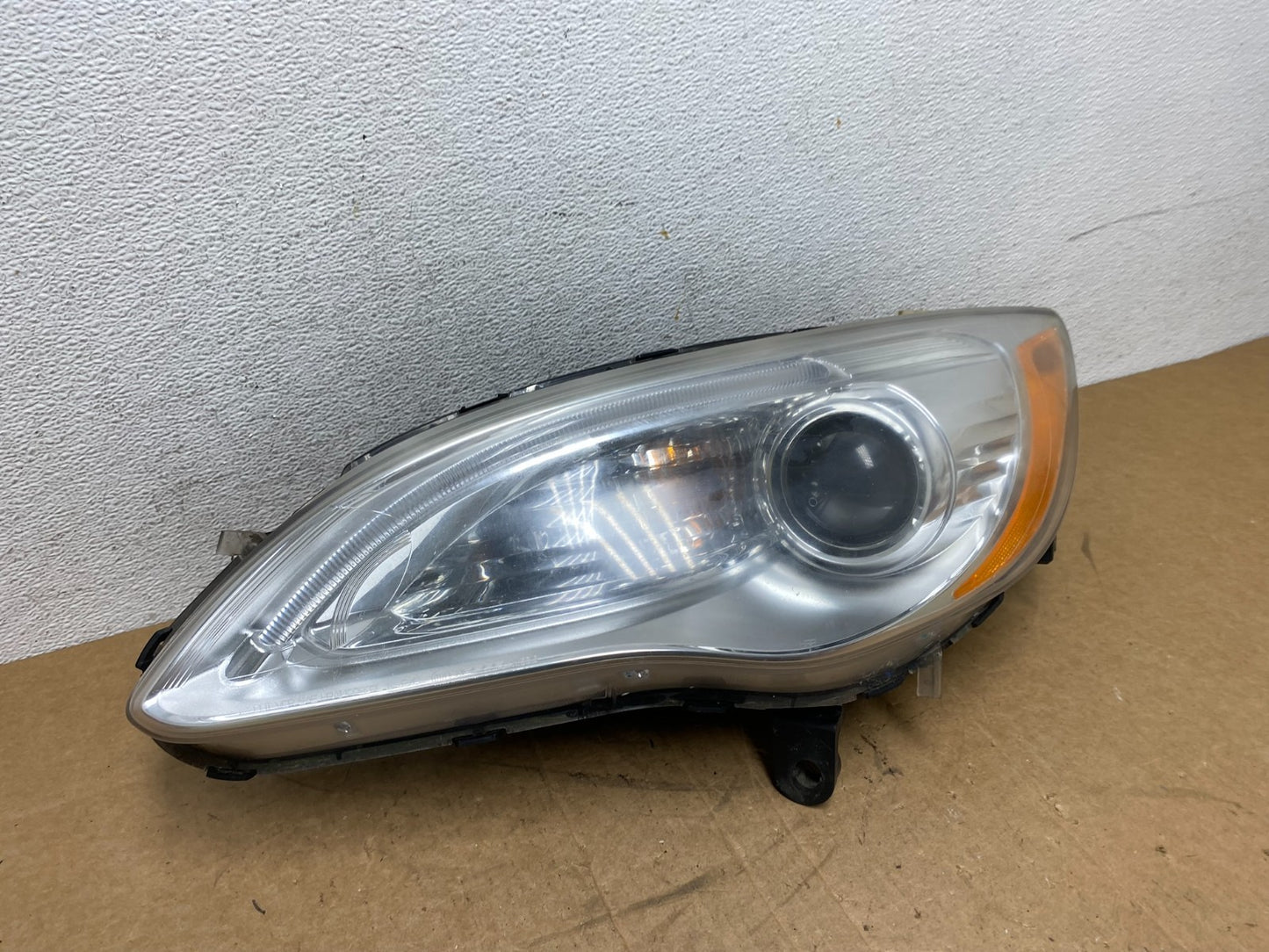 2011 2012 2013 2014 Chrysler 200 Left Driver Lh Side Headlight AD6298 DW2