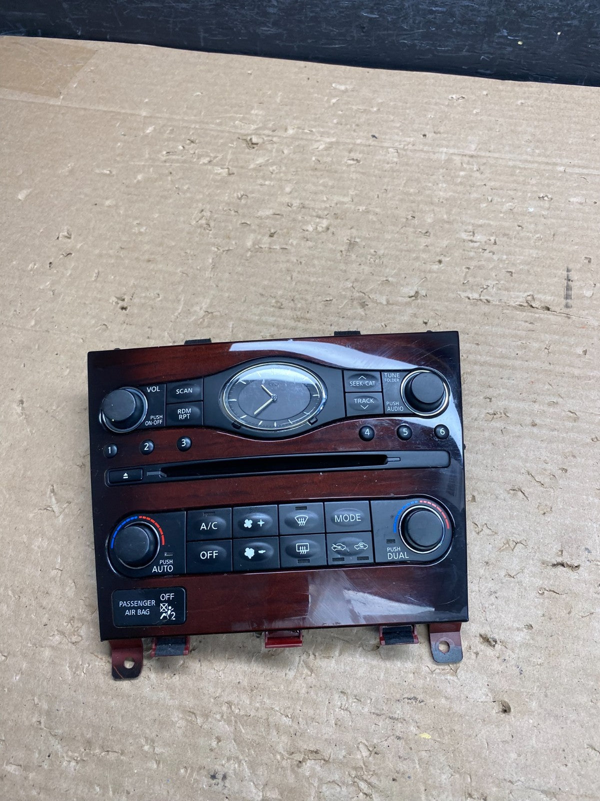2007 to 2010 Infiniti G35 G37 Radio Player Climate Control Panel Bezel AG8438 DG0