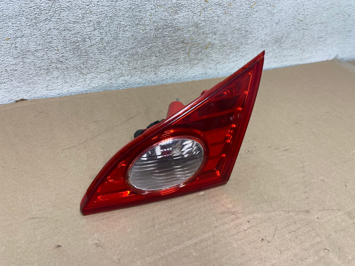2009 2010 Nissan Murano Right Passenger Rh Side Inner Tail Light AH9354 LK2