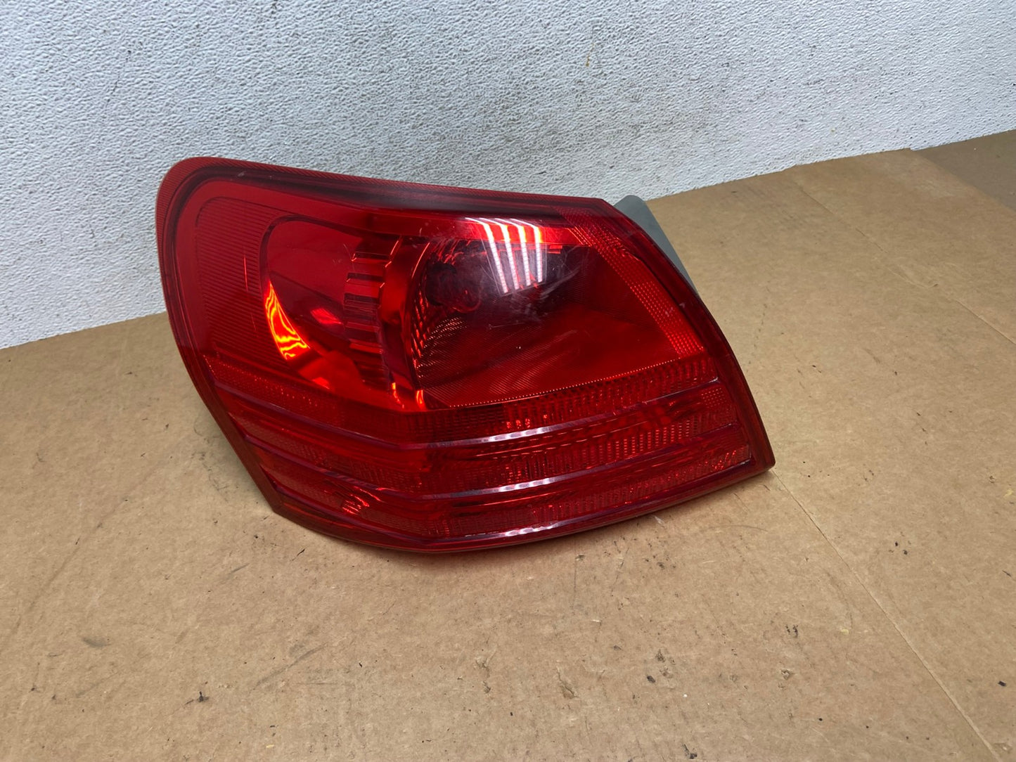 2008 to 2015 Nissan Rogue Left Driver Lh Side Tail Light AE3210 LK0