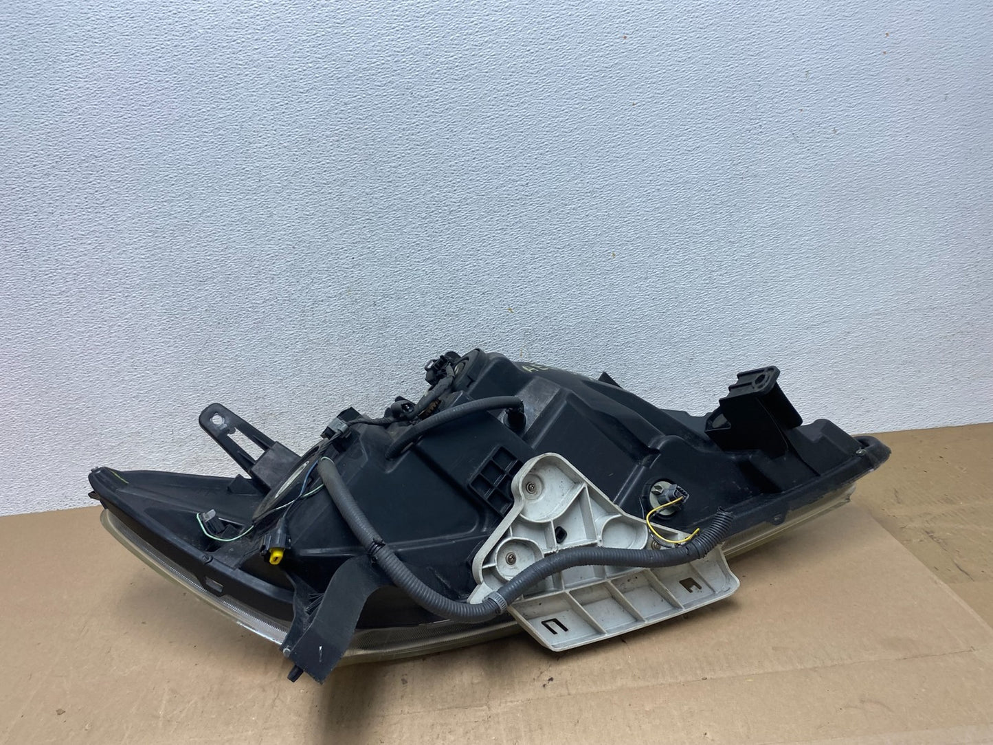 2013 to 2016 Nissan Pathfinder Left Driver LH Side Headlight Halogen AE67598