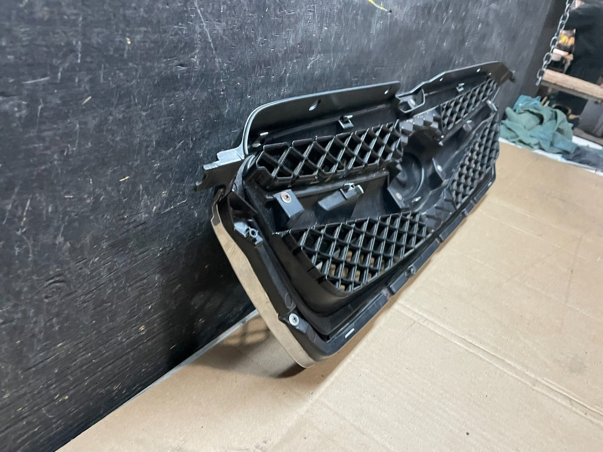 2010 to 2012 Subaru Legacy Outback Wagon Front Grill Grille T3861 DG8