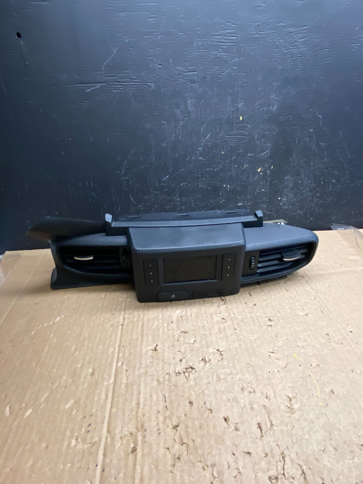 2020 to 2023 Ford Explorer Console Radio Display Screen Air Vents ad6859 DG0
