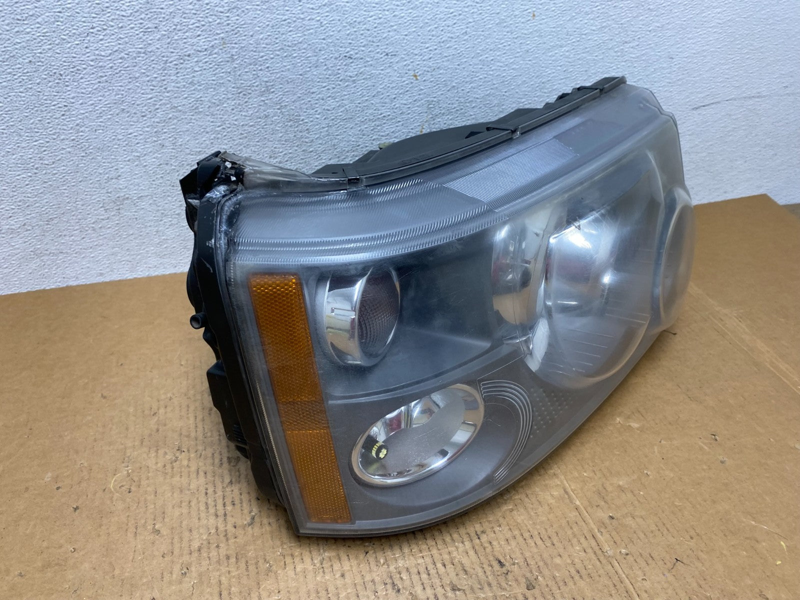 2006-2009 Land Rover Range Rover Right Passenger Xenon Headlight AE0457 DW2