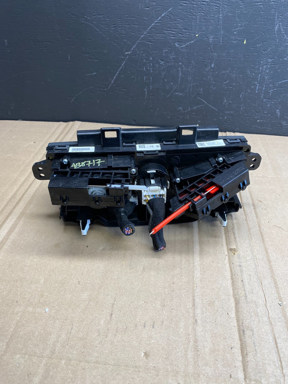 2018 - 2021 Hyundai Kona Temperature Climate Control Panel 97250-j9060 AB8717 DG3
