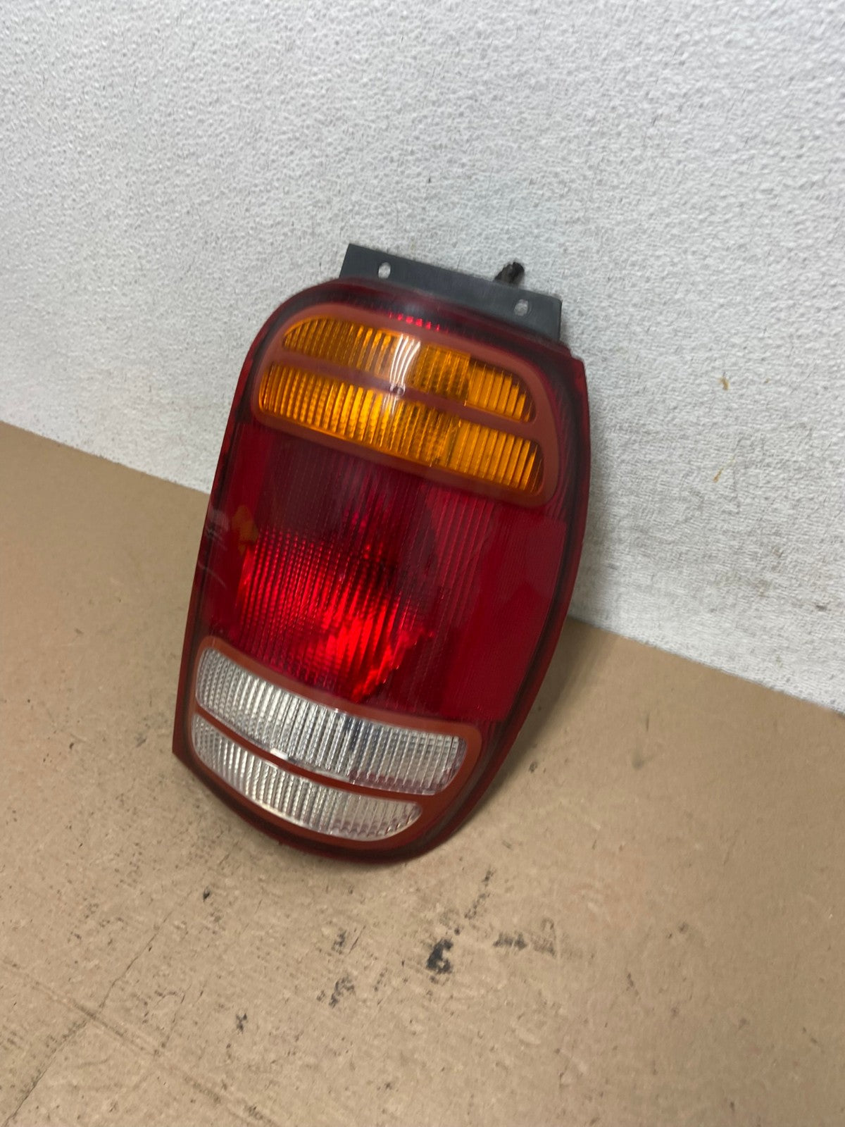 1998 to 2001 Ford Explorer Right Passenger Side Tail light AF4737 LK1