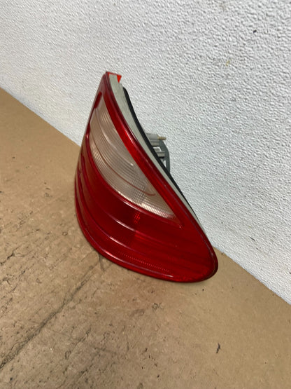 2000-2003 Wagon Mercedes-Benz W210 E-Class Right Passenger Tail Light AC7373 DG1