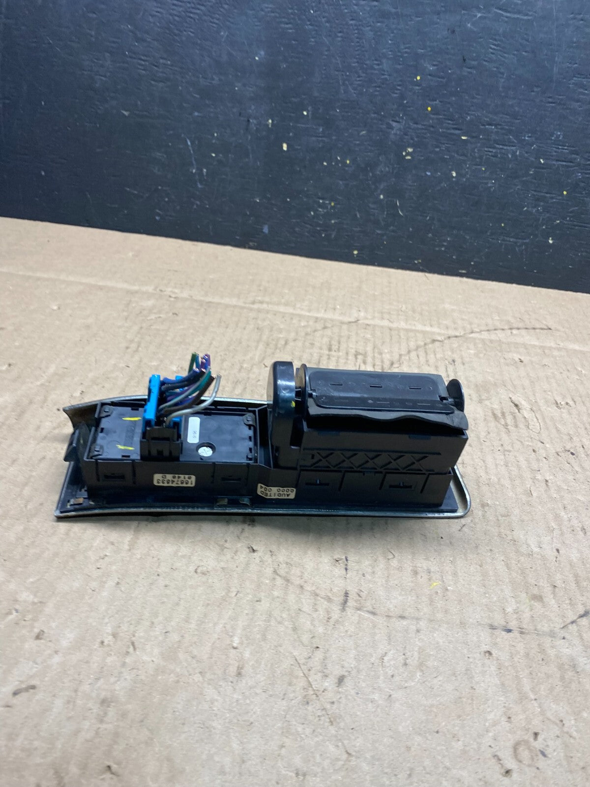 1995 to 1999 Oldsmobile Aurora Left Driver Master Window Switch o6875 DG5