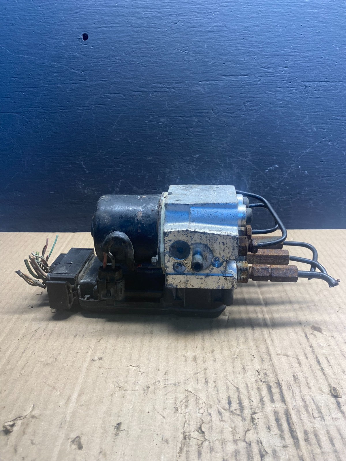 2001 2004 Ford F250 F350 Econoline Anti-Lock ABS Antilock Brake Pump AC0927 DG4