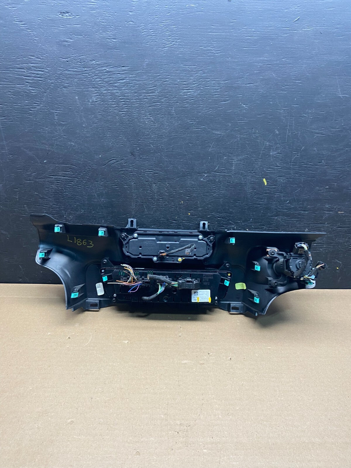 2020 to 2023 Ford Explorer Radio Climate Control Panel Trim L1863 DG Oem4