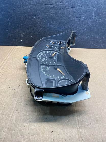 2002 GMC Yukon Speedometer Cluster Gauge AE7571 DG1