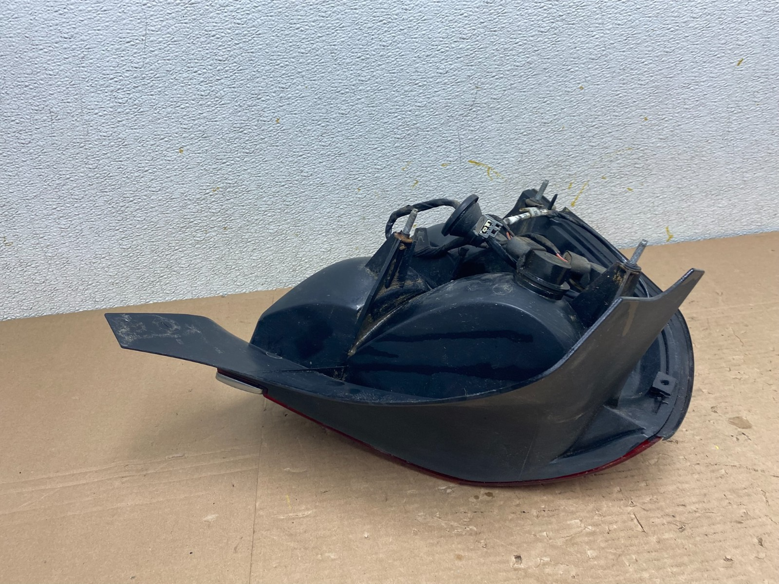 1998-2003 Ford Crown Victoria Right Passenger Rh Side Tail Light Oem N7990 DW3