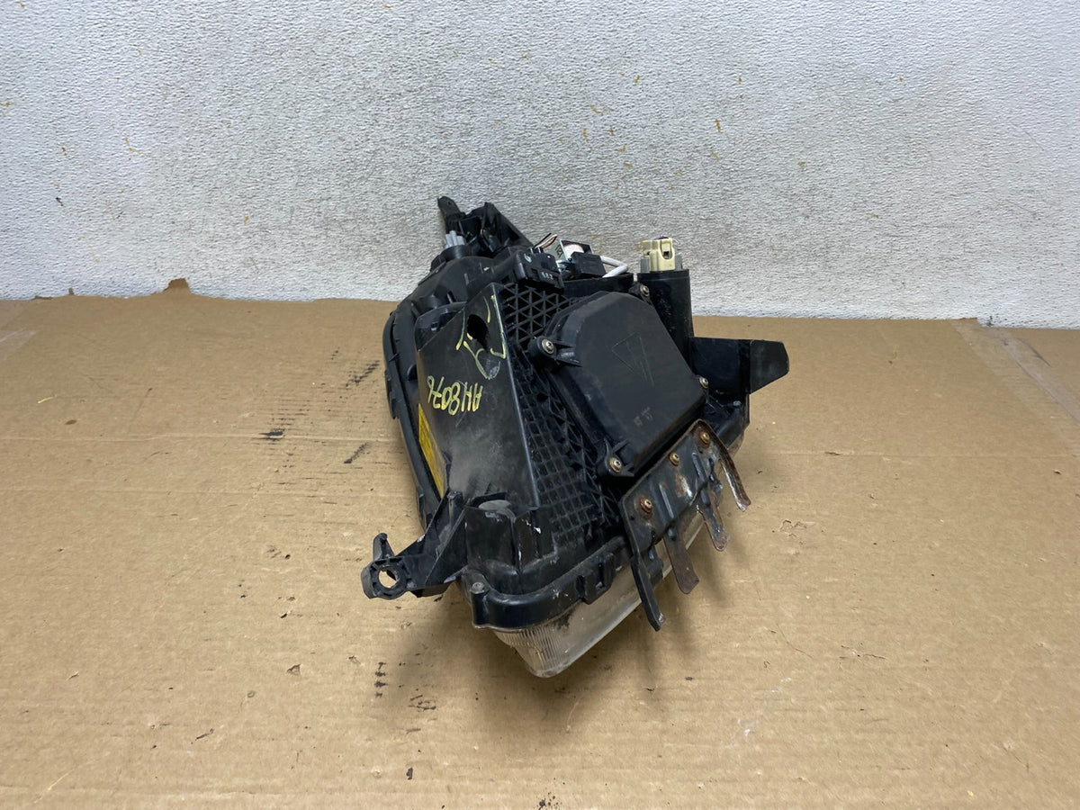 2004 - 2005 Toyota Prius Right Passenger RH Side Headlight Xenon Hid AH8076 DW8