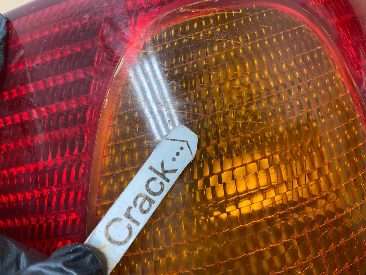 1998 1999 2000 Toyota Corolla Right Passenger Side Tail light AH5723 LK6