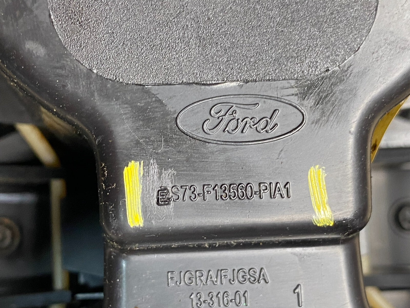 2013 to 2016 Ford Fusion Front Center Console Cup Holder Cupholder OEM O3482 DG6