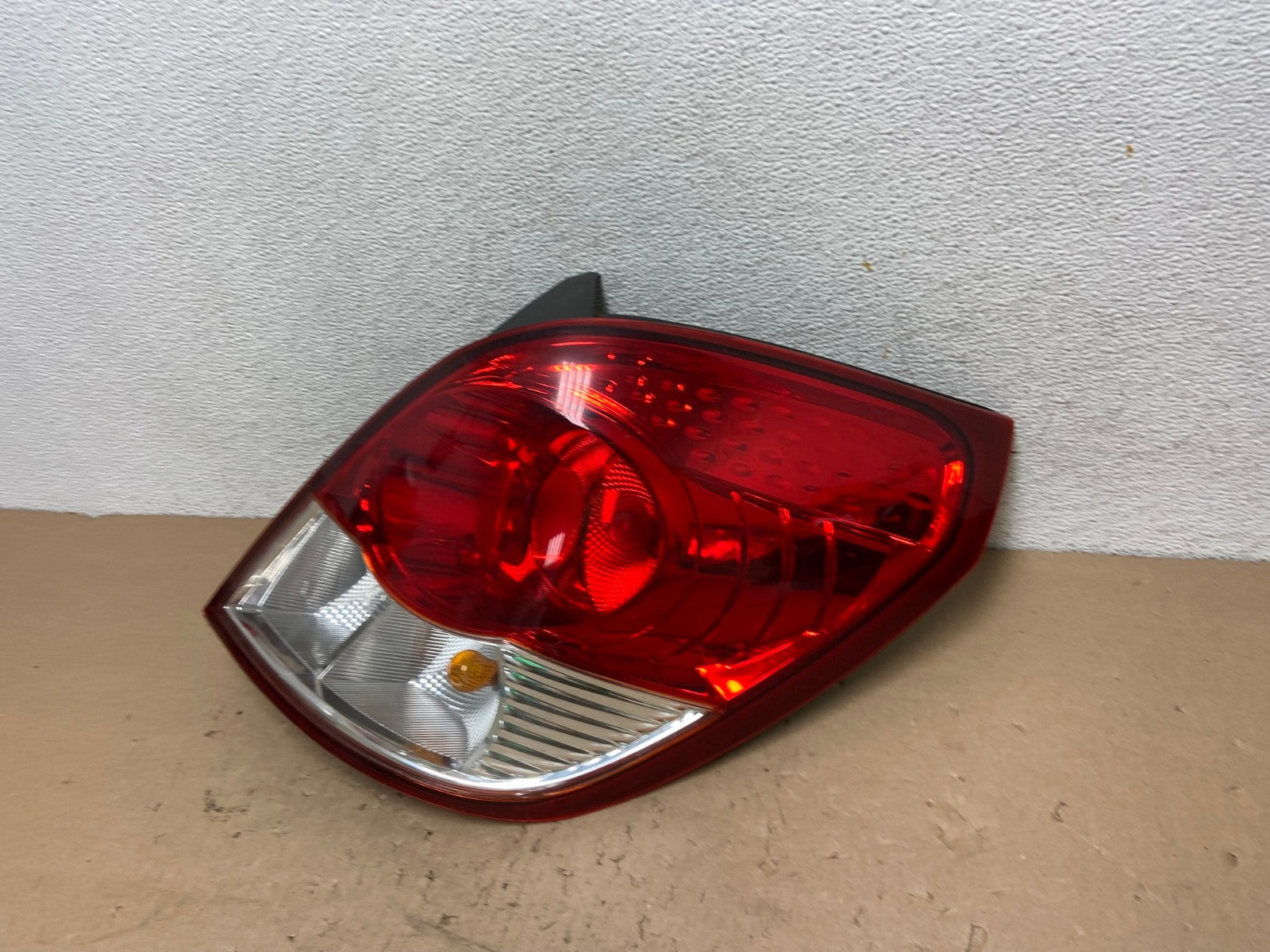 2008 2009 2010 Saturn Vue Right Passenger Rh Tail Light Side AG4277 LK1