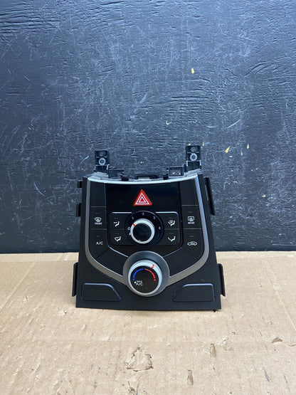 2011 - 2013 Hyundai Elantra Center Heater A/C AC Climate Control Panel AD2229 DG0