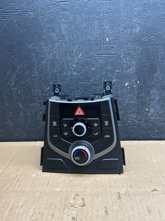 2011 - 2013 Hyundai Elantra Center Heater A/C AC Climate Control Panel AD2229 DG0