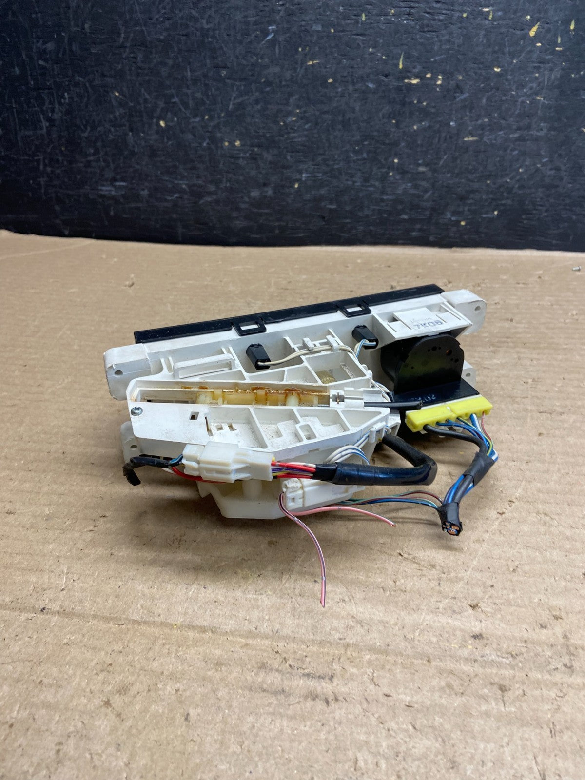 1996 to 2000 Nissan Pathfinder AC Heater Temperature Climate Control ah3708 DG3