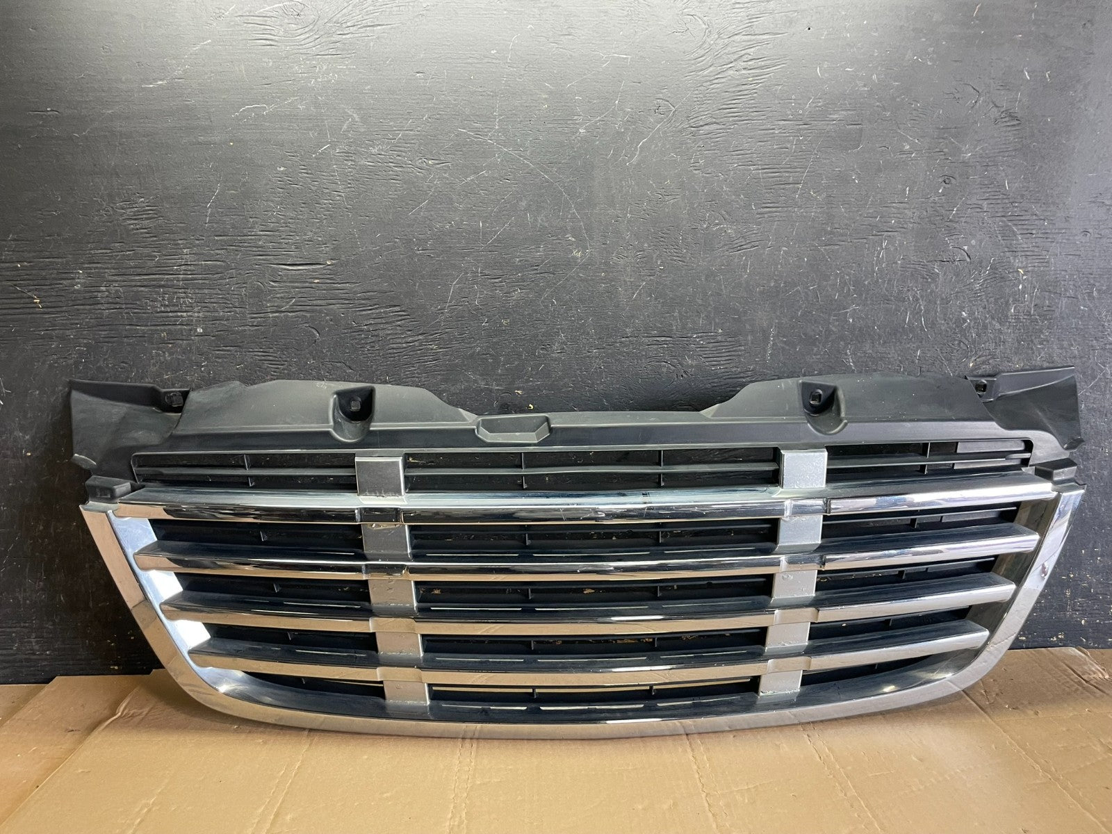 2009 to 2011 Freightliner Sprinter Front Upper Chrome Grill Grille aa8820 DG0