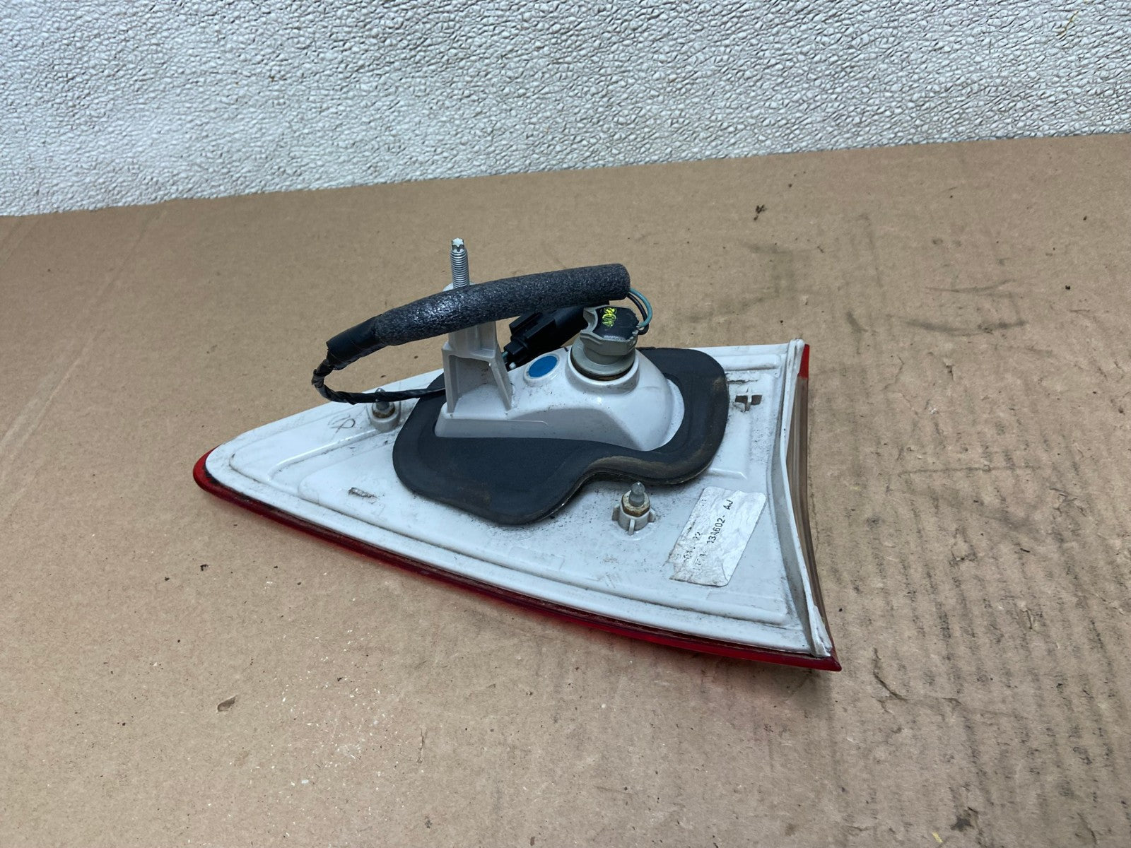 2013 to 2016 Ford Escape Right Passenger RH Side Inner Tail Light OEM AB620 LK5